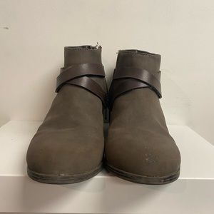 Kids Harper Canyon leather boots.